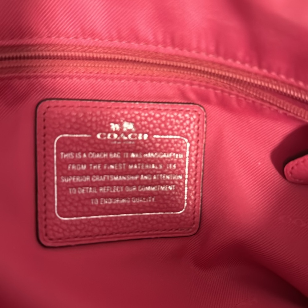 Excellent condition Coach leather purse - Picture 3 of 4